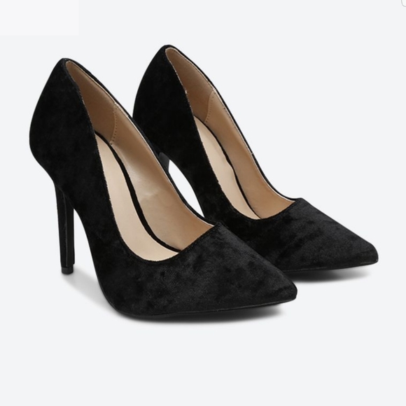 Black Crushed Velvet Pumps - Picture 2 of 6